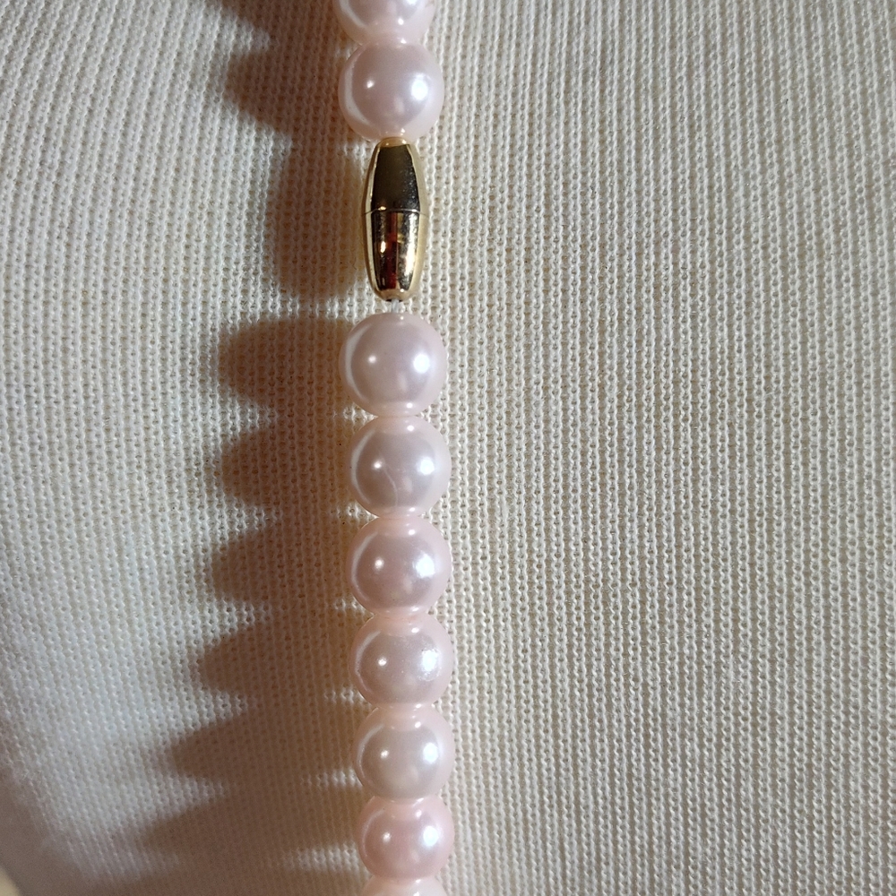 Libbey Classic Pink Pearl Necklace and Earring Set NWOT - Picture 3 of 3